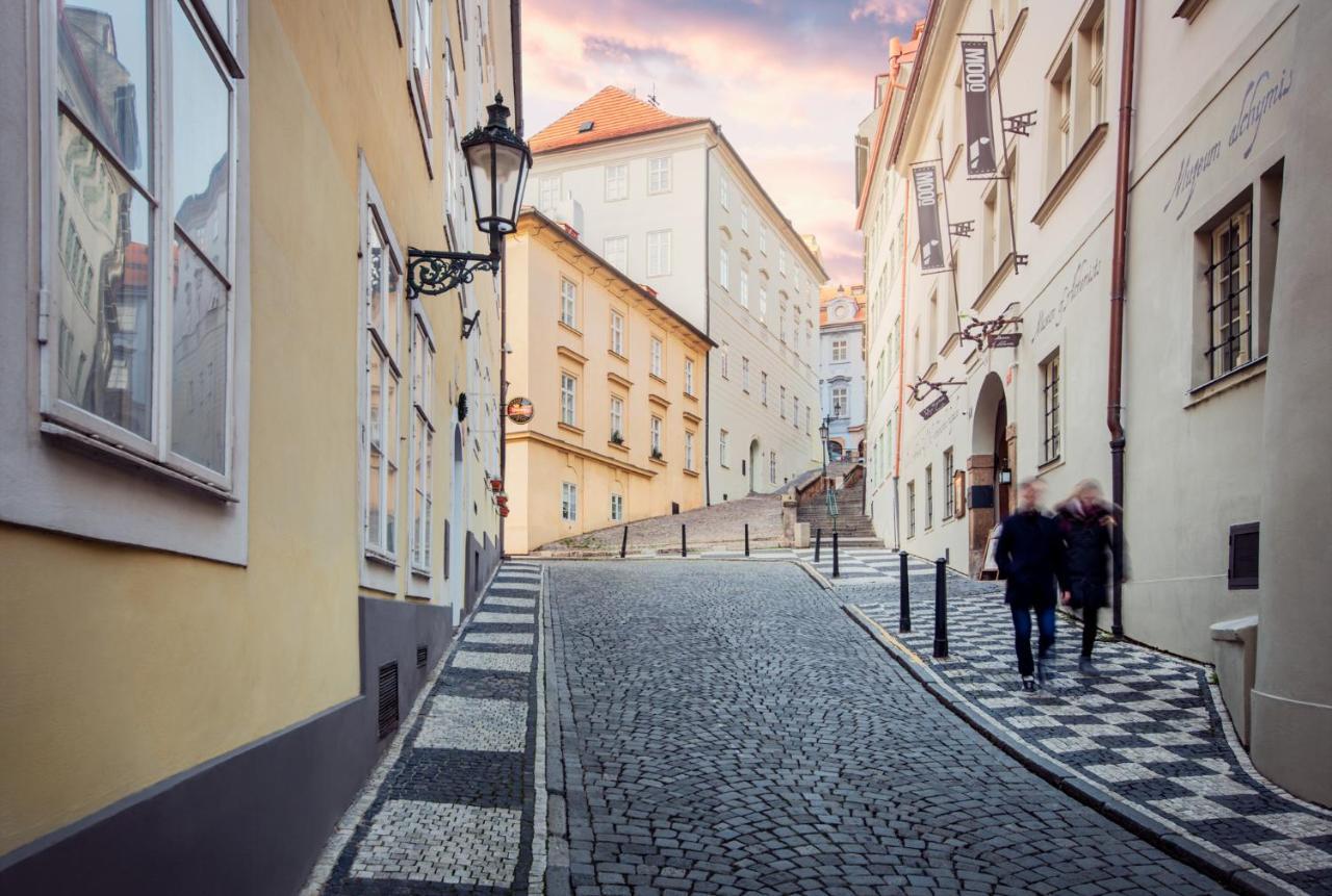 Hotel At The White Lily Prag Exterior foto